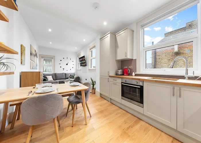 Modern Spacious 1 Bed Flat Near Richmond Park